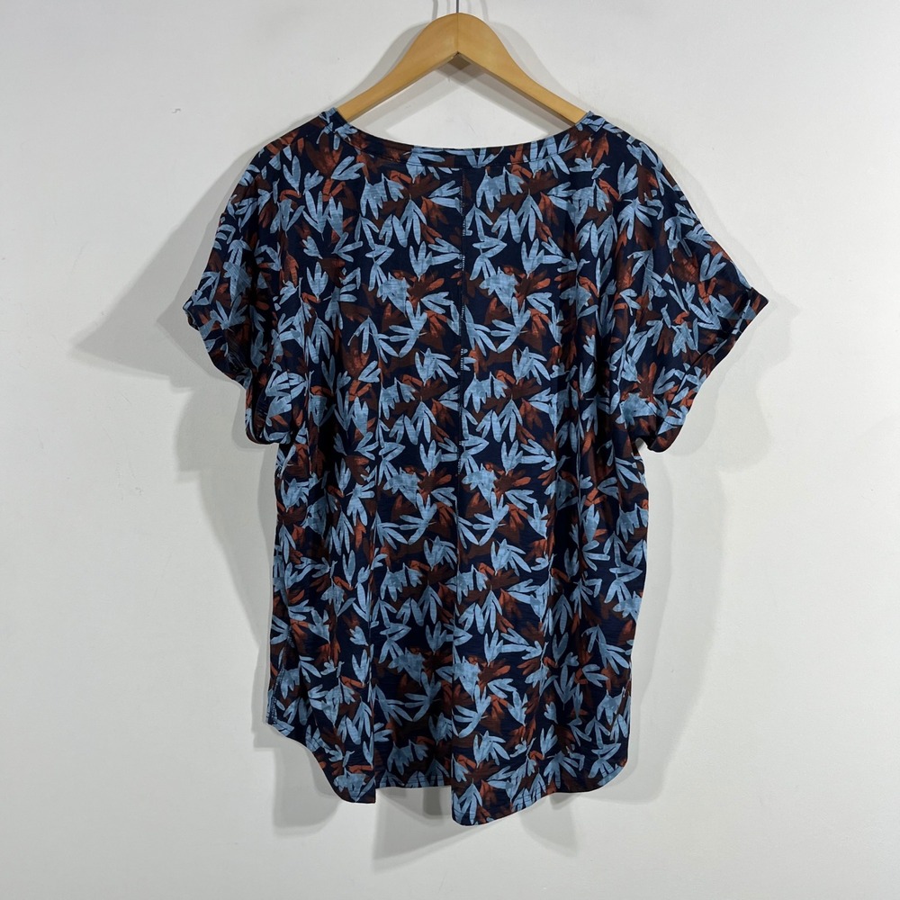 LL Bean Women 2X Plus Leaf Print Split V-Neck Top Granola Casual Artsy Boho